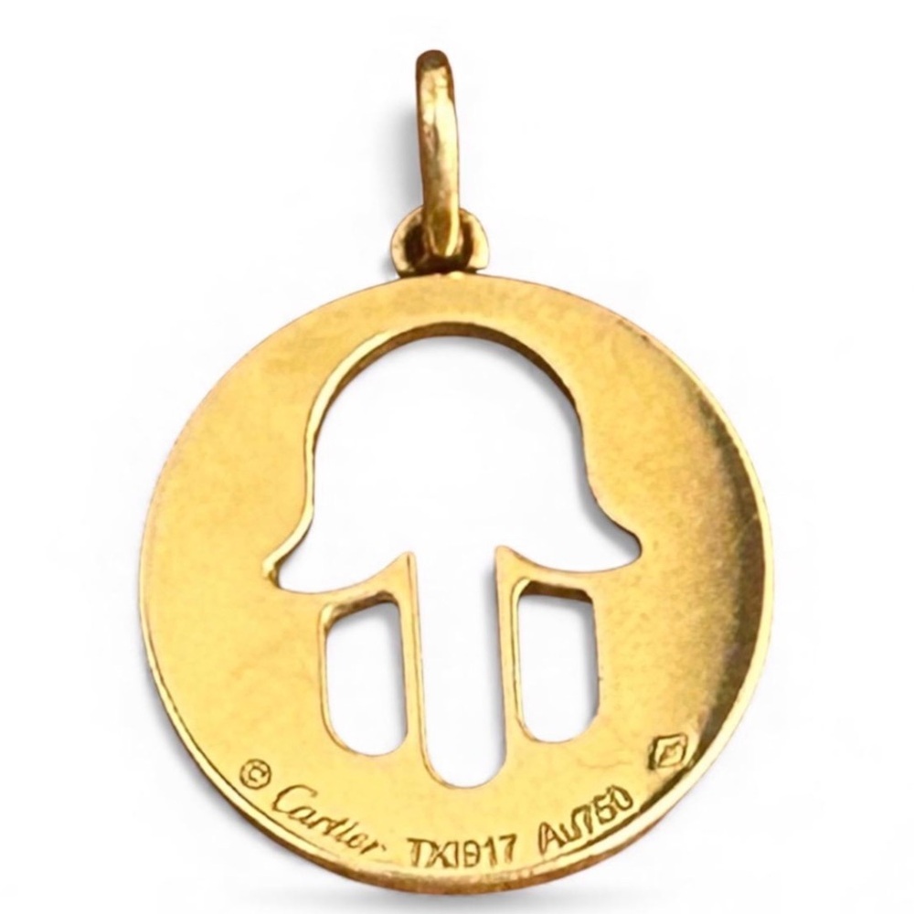 CARTIER Hamsa Fatma’s Hand Symbol Pendant in 18K yellow gold. Sold Out online. - Picture 6 of 9